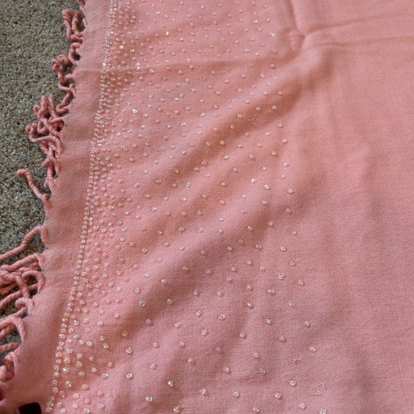 Baby/light pink 100 percent wool embellished scarf/wrap - Picture 2 of 10